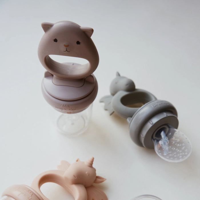 ♡ Silikonschnuller | Fütterschnuller im 2er Pack Drache in Whale & L‘eau von Konges Slojd - pilzessono.shop - zauberhafte Kinderdinge