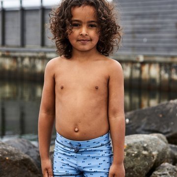 Badeshorts Gwen - Stone Blue Triangle - pilzessono.shop - zauberhafte Kinderdinge