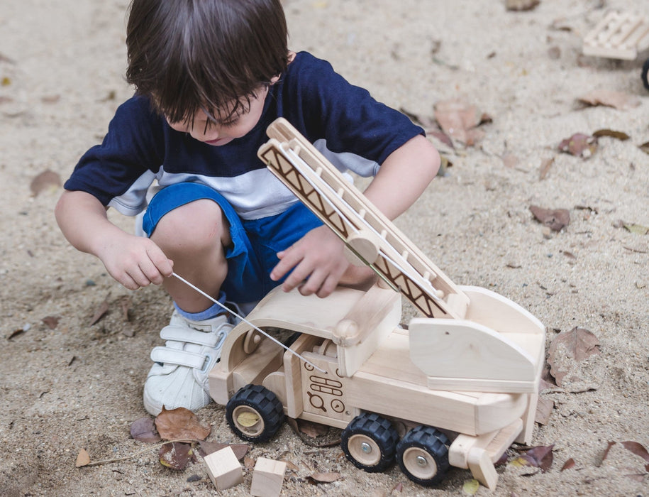 Feuerwehrfahrzeug von PlanToys ★ - pilzessono.shop - zauberhafte Kinderdinge