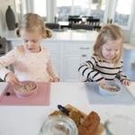 Happy Bowl von EZPZ bei Pilzessin - pilzessono.shop - zauberhafte Kinderdinge