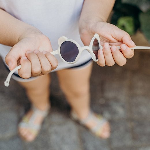 Kindersonnenbrille OURSON in almond green von Ki ET LA - pilzessono.shop