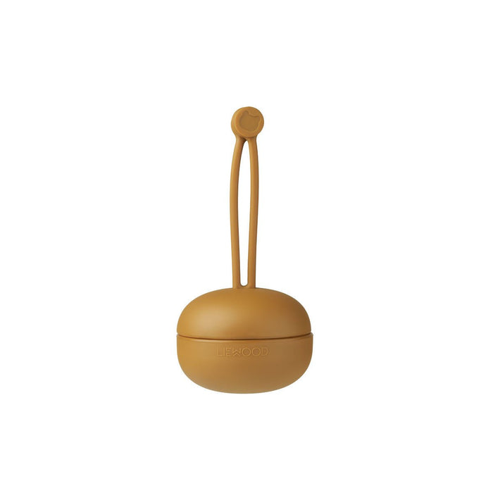 Philip Schnullerbox in golden caramel von Liewood ♡ - pilzessono.shop - zauberhafte Kinderdinge