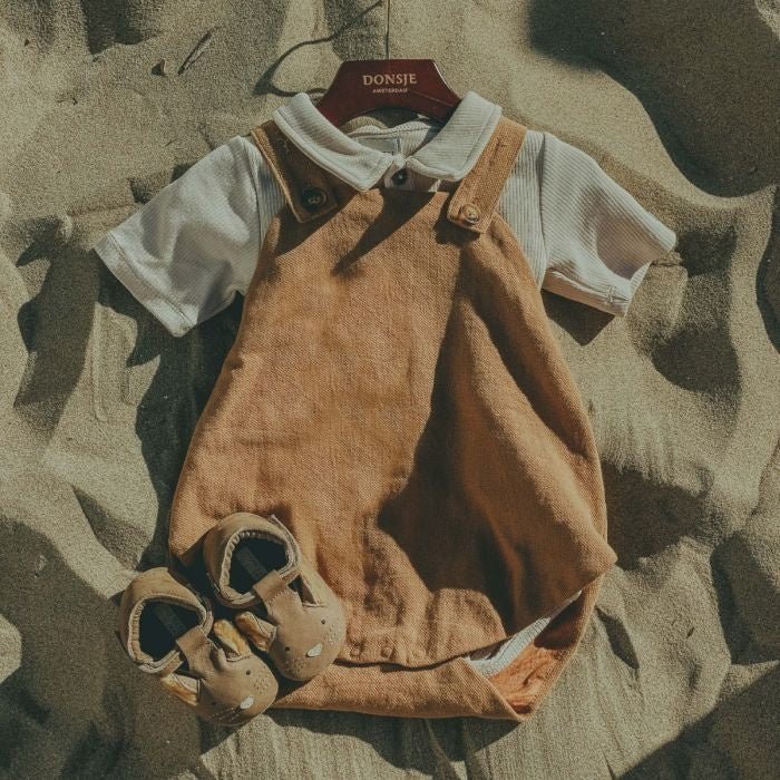 ⋙ Romper "Jimi" in hay braun von Donsje ♡ - pilzessono.shop - zauberhafte Kinderdinge